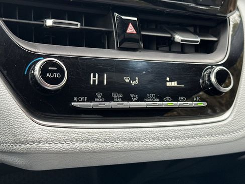 Used 2022 Toyota Corolla SE image 21