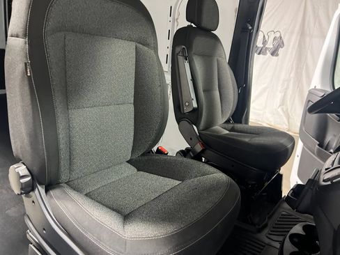 Used 2025 RAM ProMaster 2500 w/ Convenience Group FWD image 11
