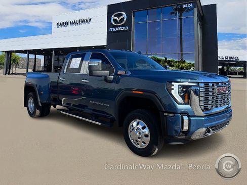 Used 2025 GMC Sierra 3500 Denali w/ Technology Package AWD/4WD image 7