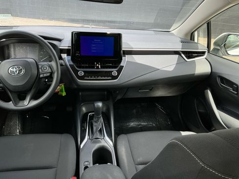 Used 2025 Toyota Corolla LE FWD image 16