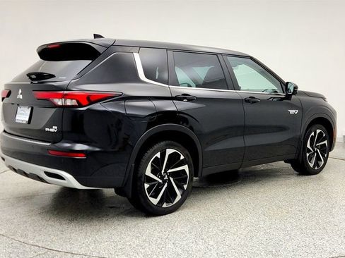 Used 2023 Mitsubishi Outlander SE image 5