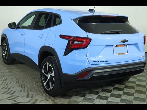 Certified 2024 Chevrolet Trax RS FWD image 12