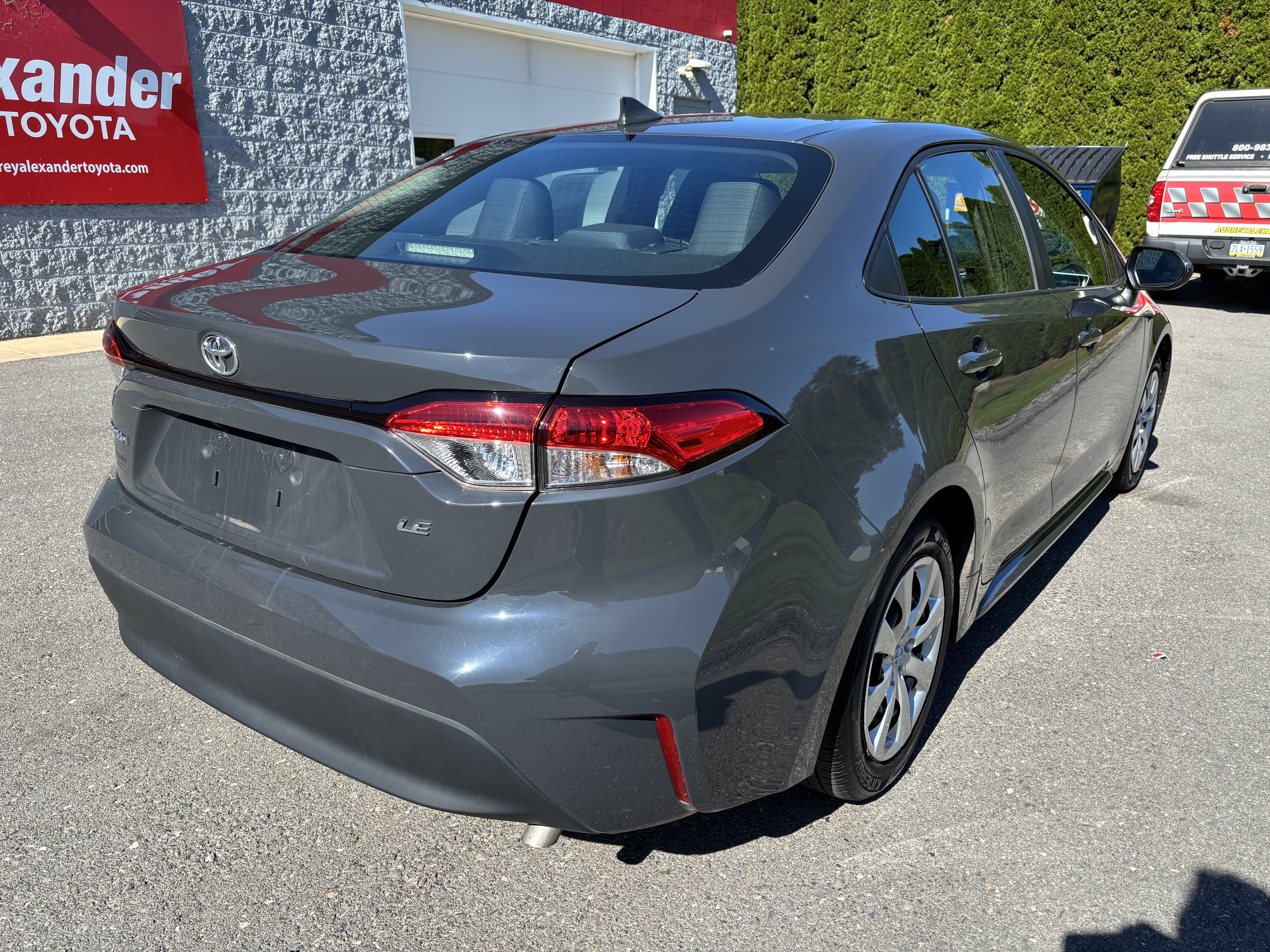 Used 2024 Toyota Corolla LE FWD image 3