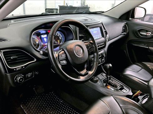 Used 2020 Jeep Cherokee Latitude Plus image 13