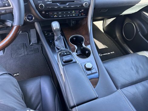 Used 2019 Lexus RX 450h AWD image 27