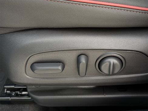 New 2026 Chevrolet TrailBlazer RS w/ Convenience Package image 24