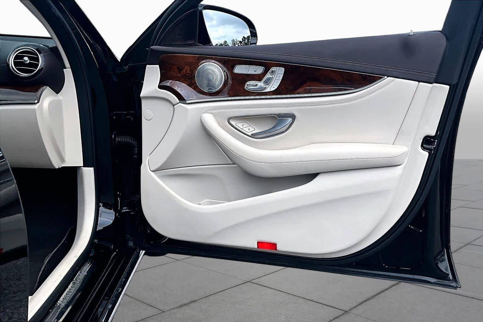 Used 2018 Mercedes-Benz E 300 image 23