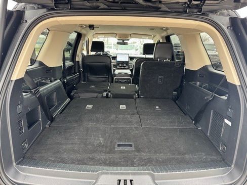 Used 2024 Ford Expedition XLT image 34