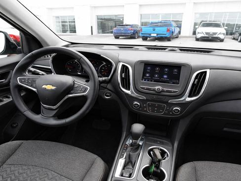 Used 2024 Chevrolet Equinox LT AWD/4WD image 11