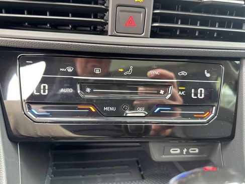 New 2025 Volkswagen Jetta SE image 18