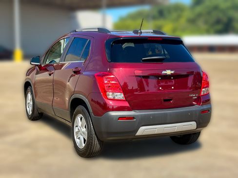 Used 2016 Chevrolet Trax LT w/ LT Sun and Sound Package AWD/4WD image 9