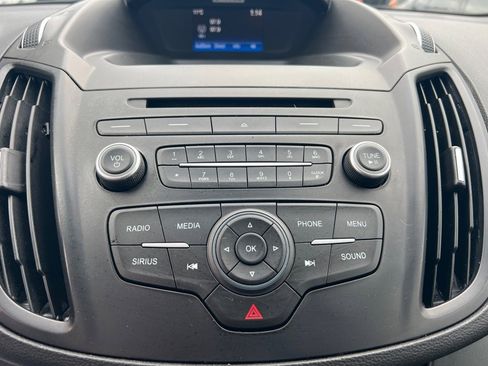 Used 2017 Ford Escape SE w/ SE Cold Weather Package AWD/4WD image 41