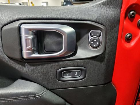 Used 2021 Jeep Wrangler Unlimited Sahara AWD/4WD image 41