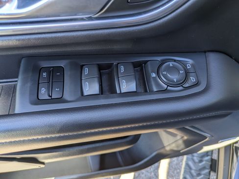 Used 2021 Chevrolet Tahoe Z71 image 22