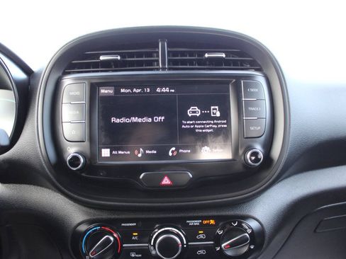 Used 2025 Kia Soul LX w/ LX Technology Package FWD image 20
