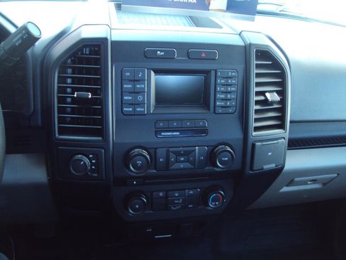 Used 2017 Ford F150 XL w/ Equipment Group 101A Mid AWD/4WD image 21