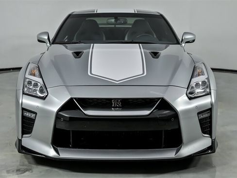Used 2020 Nissan GT-R Premium AWD/4WD image 5