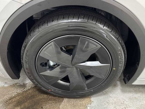 New 2026 Toyota Prius Plug-In Hybrid image 10