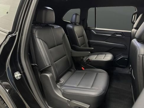 Used 2024 GMC Acadia Elevation w/ Trailering Package image 32