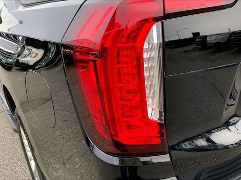 Used 2023 GMC Yukon SLT w/ SLT Premium Package image 27
