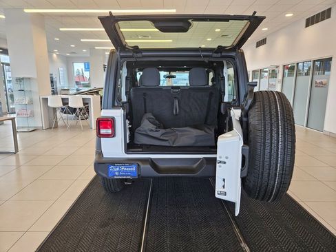 Used 2024 Jeep Wrangler Sport image 9