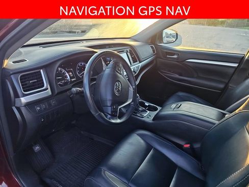 Used 2017 Toyota Highlander XLE AWD/4WD image 7
