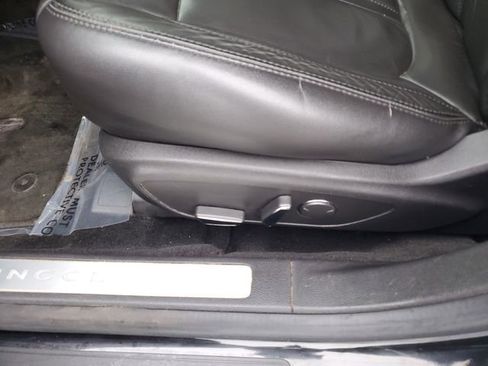 Used 2013 Lincoln MKZ image 16