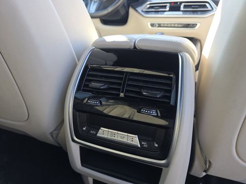 Used 2021 BMW X5 M50i image 36