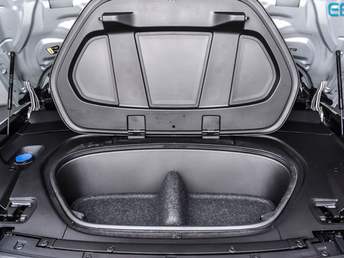 Used 2023 Volvo C40 P8 Recharge Ultimate image 12