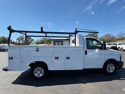Used 2019 Chevrolet Express 3500 image 5
