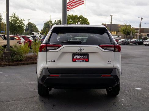 Used 2024 Toyota RAV4 LE image 8