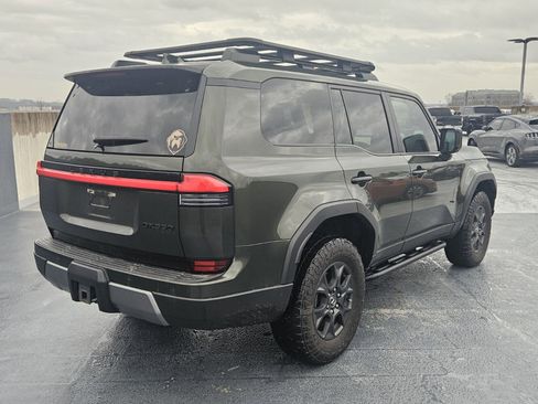 Used 2024 Lexus GX 550 image 3