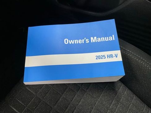 Certified 2025 Honda HR-V LX image 32