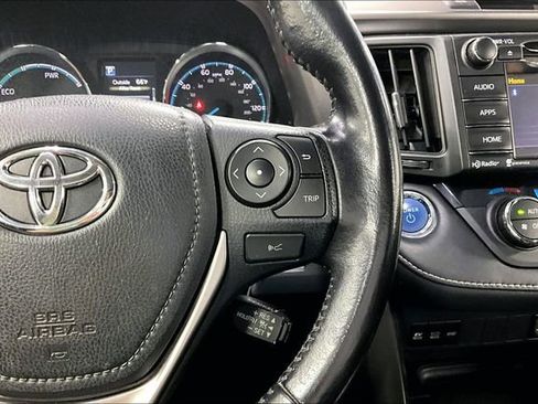 Used 2017 Toyota RAV4 XLE AWD/4WD image 13