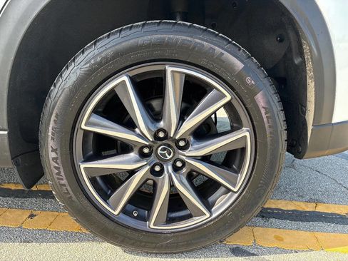 Used 2018 MAZDA CX-5 Touring w/ Preferred Equipment Package AWD/4WD image 17