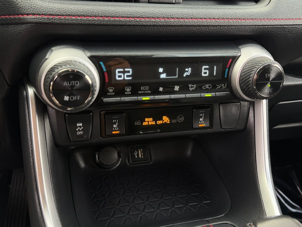 Used 2024 Toyota RAV4 SE w/ Weather & Moonroof Package AWD/4WD image 21