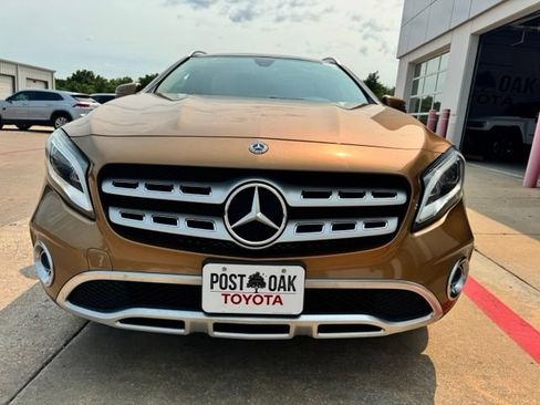 Used 2018 Mercedes-Benz GLA 250 4MATIC image 2