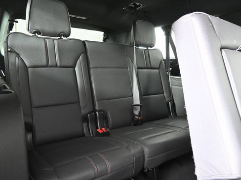 Used 2023 Chevrolet Suburban RST image 16