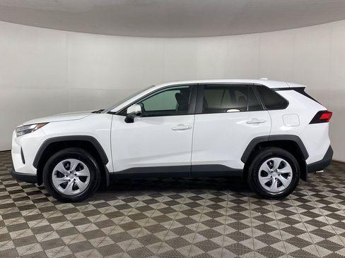 Used 2024 Toyota RAV4 LE AWD/4WD image 4