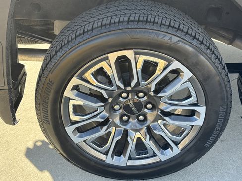 Used 2025 GMC Sierra 1500 Denali Ultimate image 10