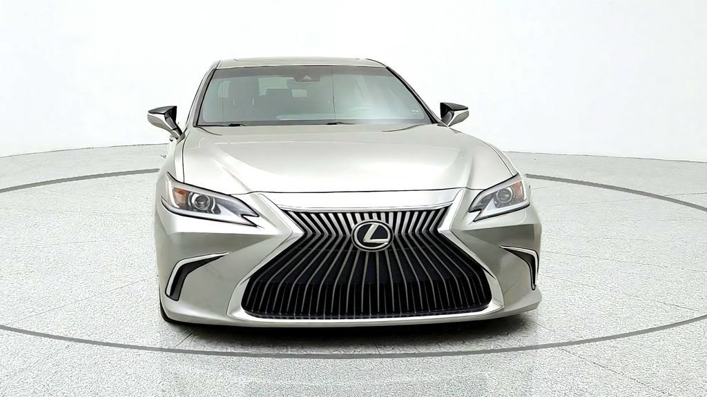 Used 2021 Lexus ES 250 w/ Accessory Package 2 AWD/4WD image 2
