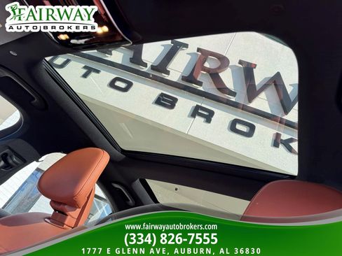 Used 2025 Mercedes-Benz C 300 4MATIC Sedan image 24