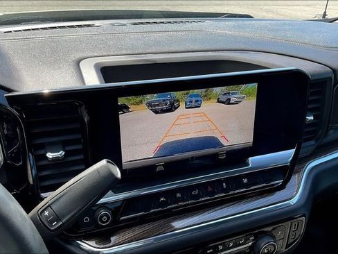 Used 2023 Chevrolet Silverado 1500 LT AWD/4WD image 11