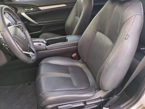 Used 2019 Honda Civic Touring image 17