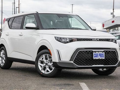 New 2025 Kia Soul LX w/ LX Technology Package image 2