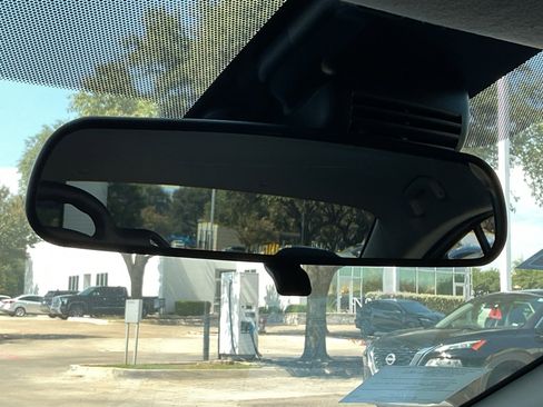 New 2025 Nissan Versa SV w/ Trunk Package image 25