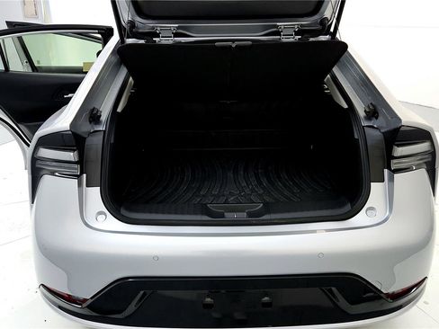 Used 2024 Toyota Prius Prime image 32