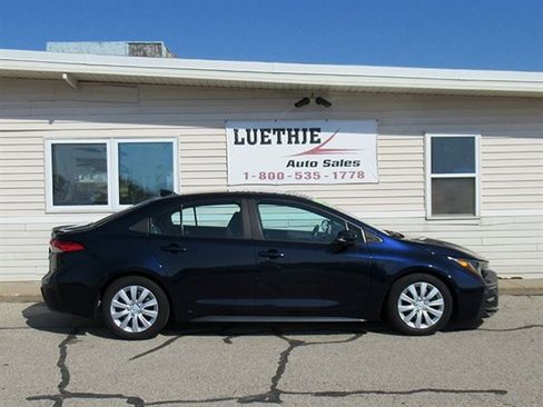 Used 2022 Toyota Corolla SE image 3