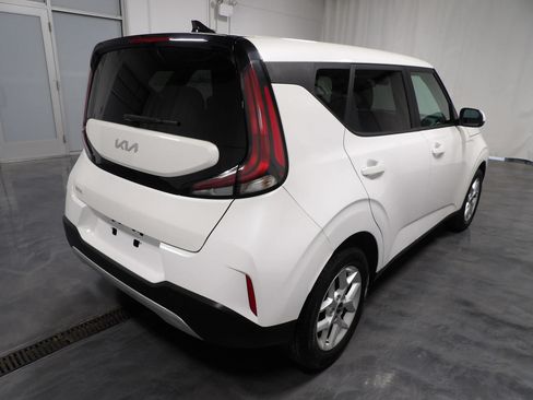 Used 2023 Kia Soul LX w/ Option Group 015 FWD image 5