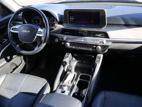 Used 2022 Kia Telluride EX w/ EX Premium Package image 15